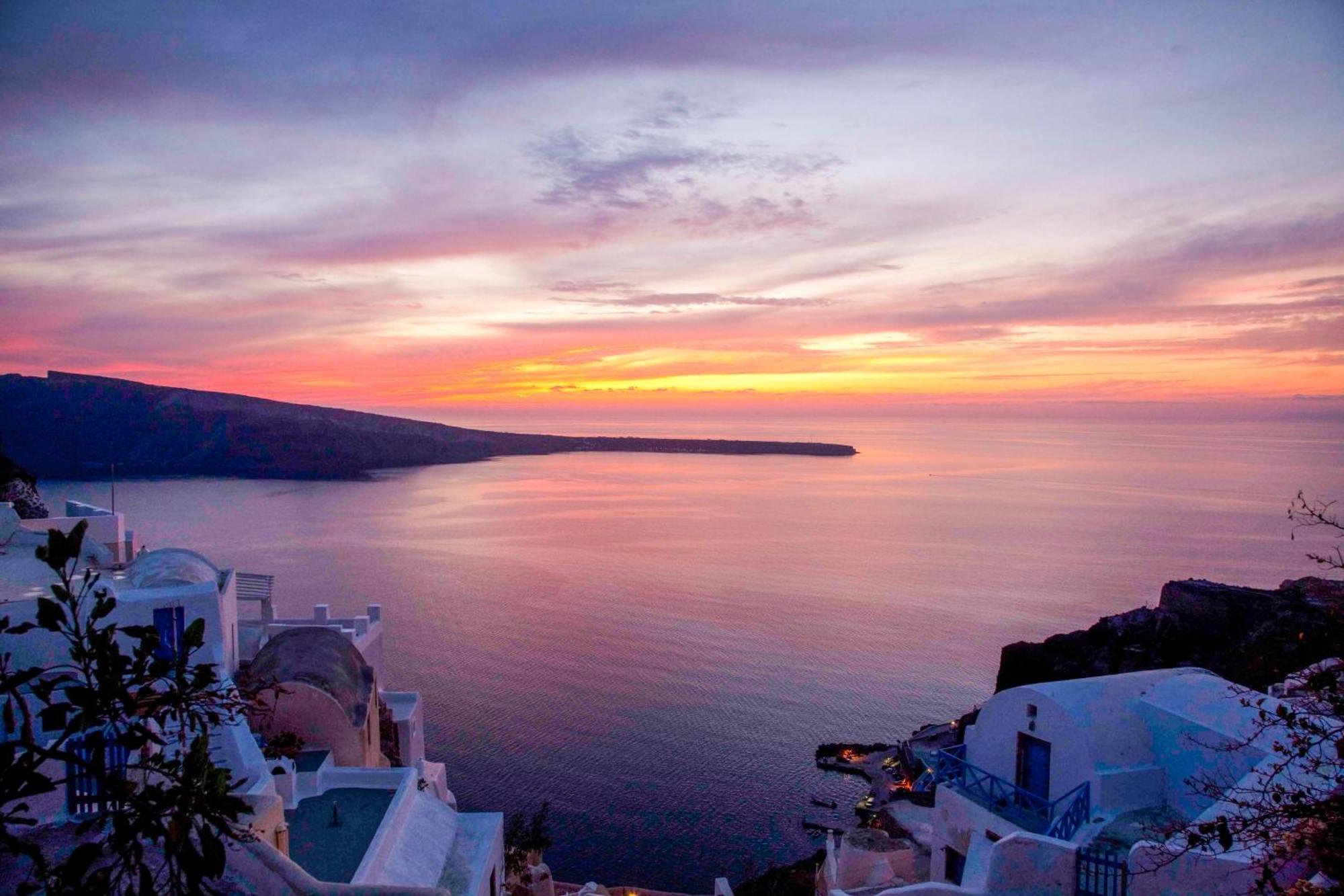 Santorini Paradise Cave Houses Oia  Exterior photo