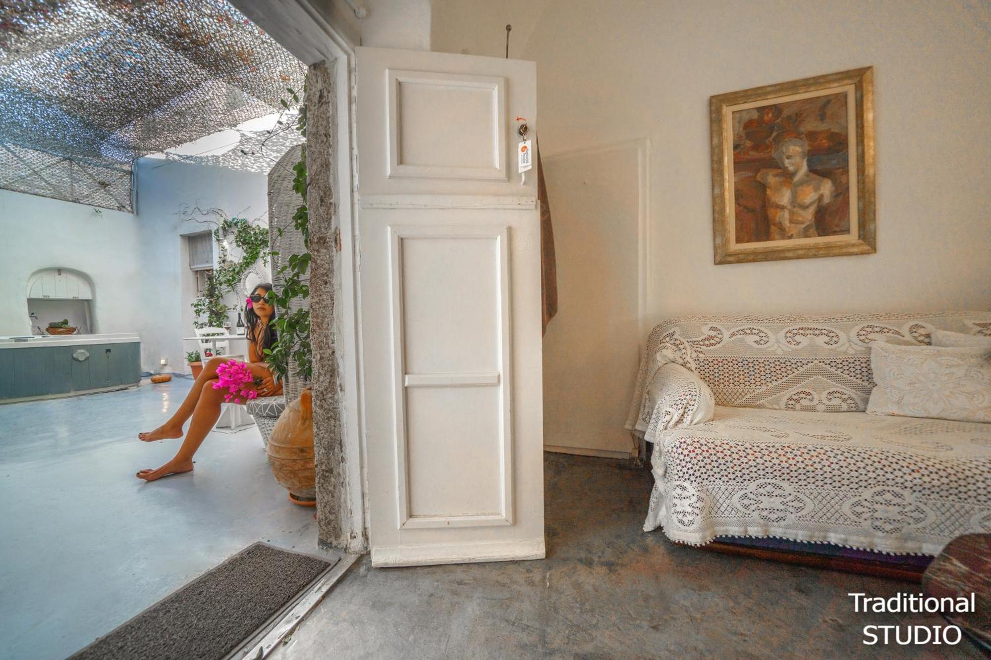 Santorini Paradise Cave Houses Oia  Exterior photo